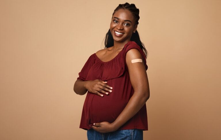 Safety,Vaccination,During,Pregnancy,Cocnept.,Cheerful,Pregnant,Young,Black,Woman