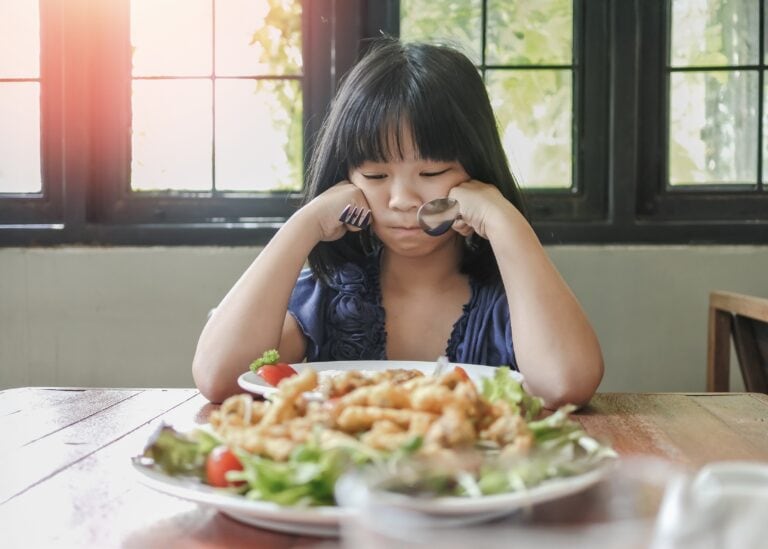 Asian,Kid,,School,Girl,Child,,Picky,Eater,With,Anorexia,,Bulimia